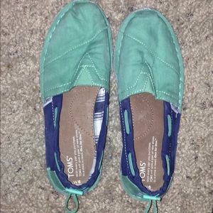 Toms size W6
